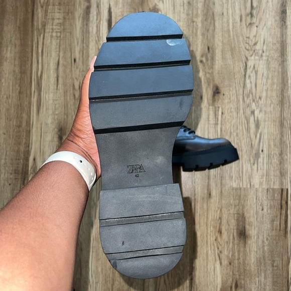 NEW! Zara Brown Distressed Laced Lug Sole Ankle Boots - Picture 10 of 10